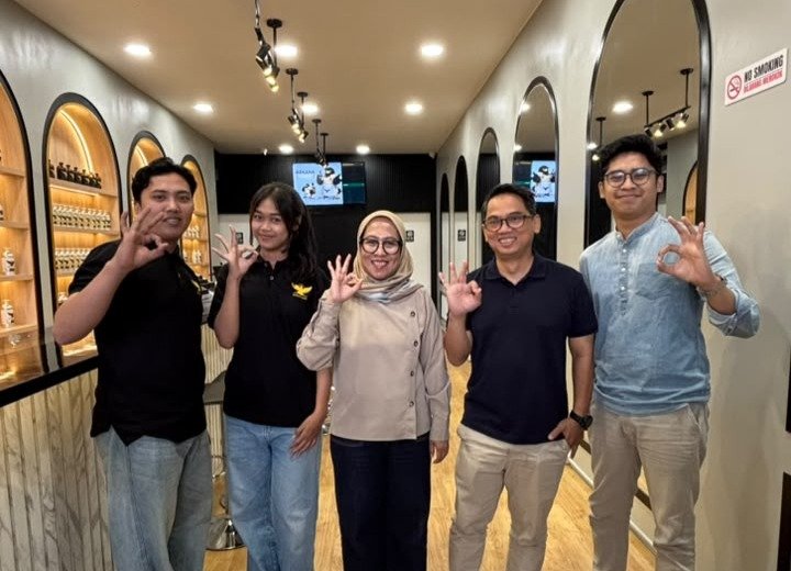 Dorong Perluasan Lapangan Kerja, Ketua Umum OK OCE Indonesia Hadir Dalam Soft Opening Republik Aroma Serpong